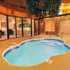 Отель Sybaris Pool Suites Indianapolis, фото 5