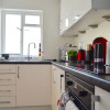 Отель Spacious 1 Bedroom Flat Minutes From Oval, фото 3