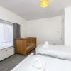 Отель Guestready - Modern 2BR Home in Salford, фото 6