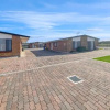 Отель Kellraine Beach Cottages, фото 29