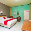 Отель RedDoorz Syariah @ Hotel Matahari 2, фото 30