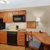 Отель Candlewood Suites Milwaukee Airport, an IHG Hotel, фото 20