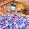 Отель New Song Appalachian Chink Style Cabin features Foosball and Air Hockey Table by RedAwning, фото 12