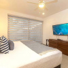 Отель One Bedroom, Great Location, Large Roof Pool With Beautiful Views, Gym Included, фото 2