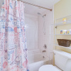 Отель Houston Condo w/ Pool Access ~ 1 Mi to NRG Stadium, фото 9