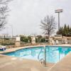 Отель Red Roof Inn & Suites Cornelius – Lake Norman, фото 18
