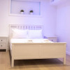 Отель Brand New Modern Unit With Easy Access to the City, фото 8