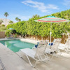 Отель Palm Springs Home Close to Downtown by RedAwning, фото 12