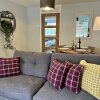 Отель BookedUK - Lovely 2BR Flat in Hoddesdon в Ходдесдон