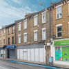 Отель JOIVY Stylish 2-bed Flat w/ Terrace Near Battersea Park, фото 1