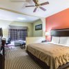Отель Quality Suites North, фото 4