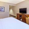 Отель Hampton Inn & Suites, фото 4
