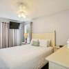 Отель SPC 2013 is a Pet Friendly Upstairs 1 BR With Seasonal Beach Setup by Redawning, фото 7