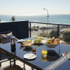 Отель Mollymook Luxury Beachfront Apartment 3, фото 14