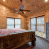 Отель Majestic Manor - Three Bedroom Cabin, фото 3