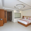 Отель OYO 12674 Hotel Decent Palace, фото 20
