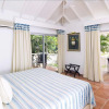 Отель Charming Tropical Villa, Walk to the Beach! AC, Pool, Free Wifi, Concierge, Ideal for Families, фото 3