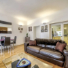 Отель Bright Georgian 1Br Flat In West End, фото 11