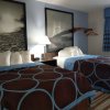 Отель Country Club Inn & Suites в Кирксвилле