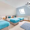 Отель Bright, Stylish Two Bedroom Apt in Town Centre with Free Parking at Tent Serviced Apartments Chertse, фото 11