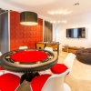Отель Private Beautiful Furnished ! 5 Bedroom Home, фото 11