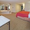 Отель Country Inn and Suites by Radisson, Germantown, WI, фото 5