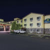 Отель La Quinta Inn & Suites by Wyndham Erie, фото 1