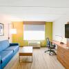 Отель Holiday Inn Express Richmond Airport, an IHG Hotel, фото 5