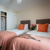 Отель Lawsons Place - Family-friendly Apartment With Parking on Babbacombe Downs, фото 5
