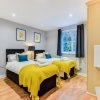 Отель Comfortable ground floor flat sleeps up to 4 with private parking by Sussex Short Lets, фото 2