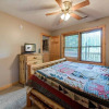 Отель Running Bear, 2 Bedrooms, Sleeps 8, Hot Tub, Gas Fireplace, Pool Table, фото 2