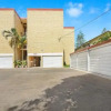 Отель Golden Shores Unit 3, 21 Landsborough Parade, фото 1
