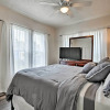 Отель Spacious Winter Garden Home w/ Bbq, Walk to Dwtn!, фото 6