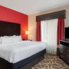 Отель La Quinta Inn & Suites by Wyndham Summersville, фото 11