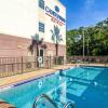 Отель Candlewood Suites Jacksonville East Merril Road, an IHG Hotel в Джексонвиле