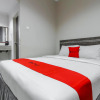 Отель RedDoorz Plus Syariah @ Jalan Sriwijaya Medan, фото 4
