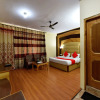 Отель OYO 12425 Neha Palace, фото 11