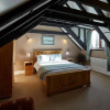 Отель Host Stay Larpool Mews Holiday Home, фото 15