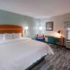 Отель Hampton Inn & Suites Wilmington/Wrightsville Beach, фото 7
