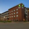 Отель Holiday Inn Express & Suites Milwaukee - Brookfield, an IHG Hotel, фото 1