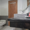 Отель Naval Hotel by RedDoorz, фото 14