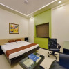 Отель OYO Premium Dumas Road, фото 2