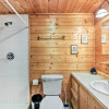 Отель Cabin w/ Hot Tub & Deck ~ 12 Mi to Pigeon Forge!, фото 6