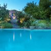 Отель Hot Springs Area Tuscany Luxury Villapool Private Gardens, фото 16