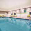 Отель La Quinta Inn & Suites by Wyndham Clifton Park, фото 16