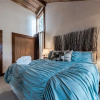 Отель High Loop, 5 Bedrooms, Wood Fireplace, Hot Tub, Grill, Pool Table, Sleep 12, фото 5