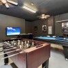 Отель 8BR Family Home w Private Pool Game Room BBQ, фото 22