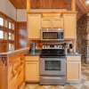 Отель Chestnut by Avantstay Mountain Cabin w/ Treetop Views, Hot Tub & Game Room!, фото 20