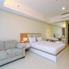 Отель Cozy Living And Spacious Studio At 28Th Floor Kemang Village Apartment, фото 8