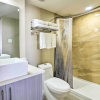 Отель Waterfront Condo: Resort Pool, Tennis & Beach, фото 6